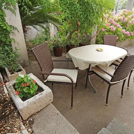 Garden Apartman